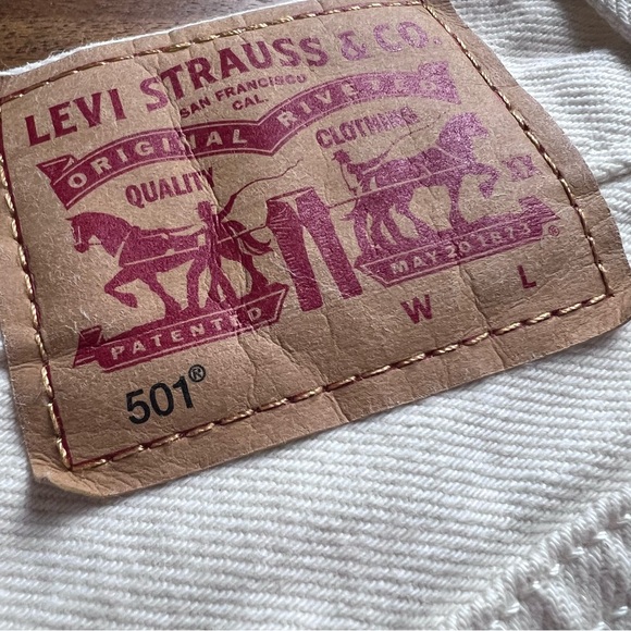 Levi’s 501 High Rise Butterfly Jean Shorts Off-White Size 29 - Picture 9 of 15